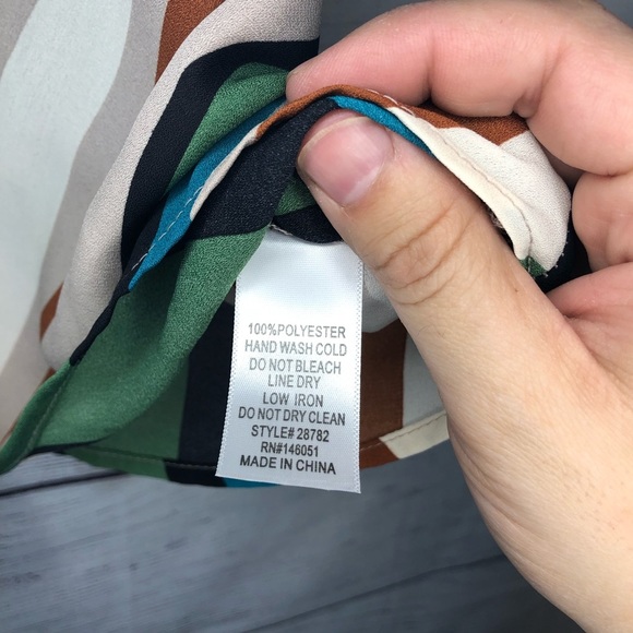 Monteau Multicolored Chevron Tie-Front Top Sz Lg - Picture 4 of 5